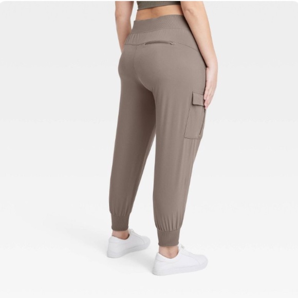 Women's Stretch Woven Tapered Cargo Pants - All in Motion™ Dark Brown XXL NWT 3 - Picture 4 of 7